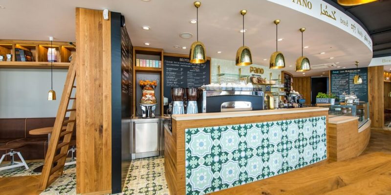 Café Pano in Montabaur - Zementfliesen an der Theke