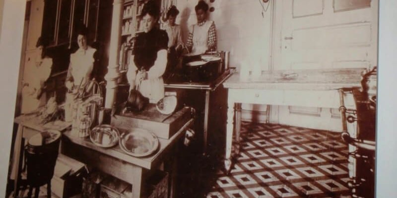 Originalaufnahme aus der Gründerzeit: Die Küche in der Drachenburg kurz nach der Fertigstellung