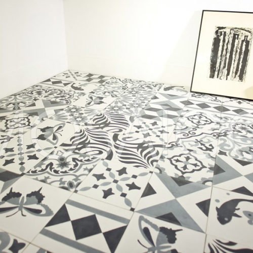 Schwarz-Weiß Fliesen Patchwork in der Verlegung | Mosaico Zementfliesen Patchwork Elegance