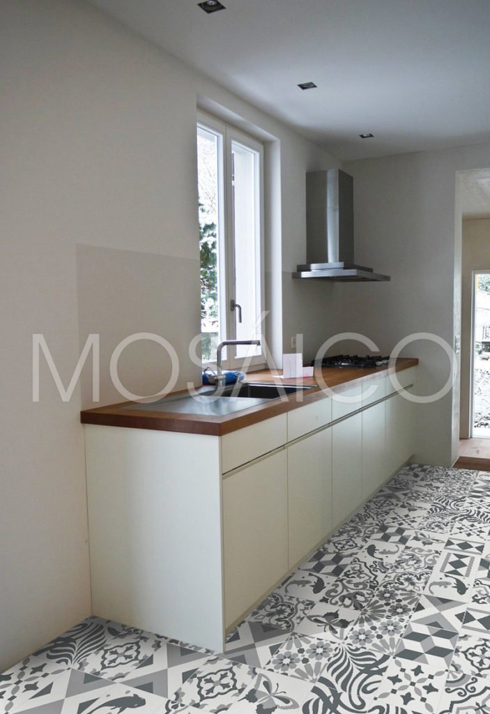 Schwarz-Weiß Fliesen Patchwork in der Küche | Mosaico Zementfliesen Patchwork Elegance