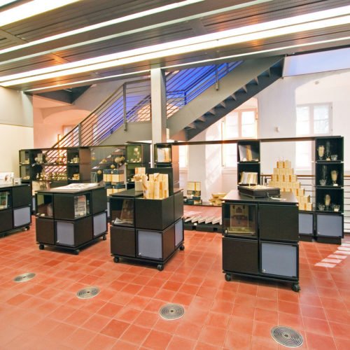 Zementfliesen verlegt in einem Museumsshop in Hameln | Unifliesen in der Farbe Kupfer (M11) | Referenznummer: 1150